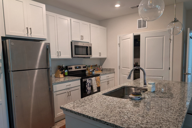 Kitchen - Cottages Apartment Available December/January (super close to campus!!!)
