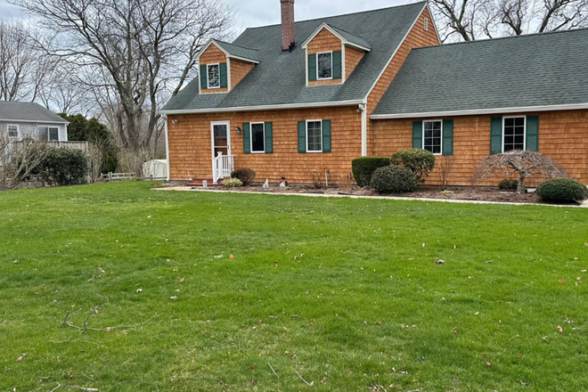 Front of House - Available for a group of 4! 4 Bedroom in Bonnet Shores!