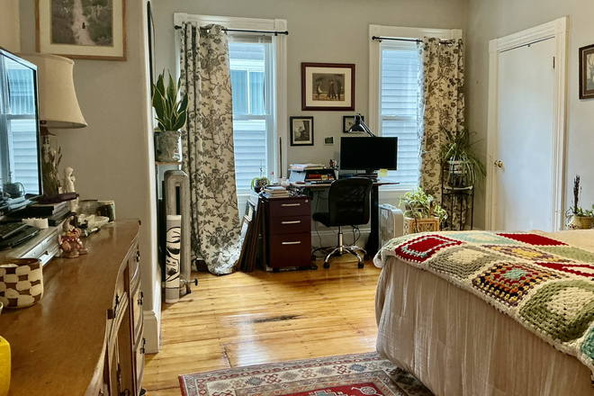 Bedroom #1 - Huge 3 Bed 1 Bath in Brighton!!