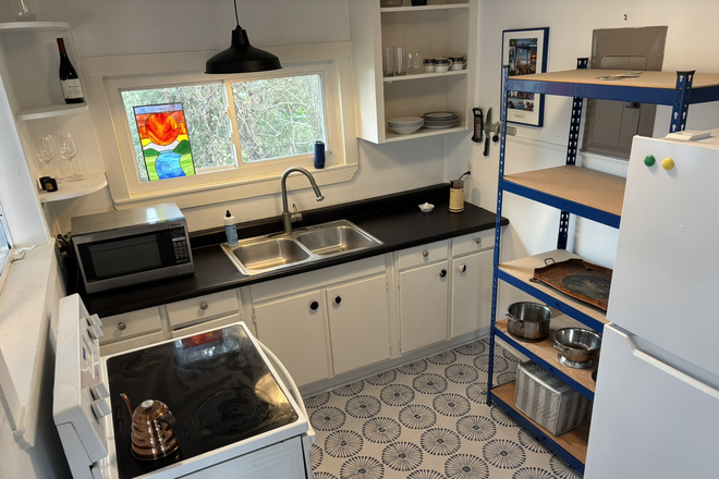 kitchen - 61 Beverly Apartment