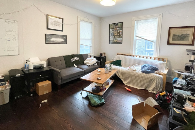 . - LOCATION! Renovated 3 Bed/1 Bath w/ LAUNDRY IN UNIT! Avail. 9/1/26!! Apartments