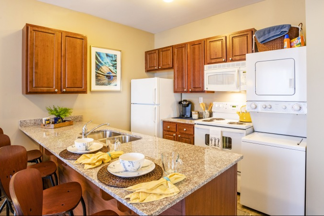 Kitchen - Courtyards Apartments