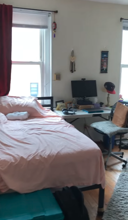 living - 3 BED WITH HEAT/HOT WATER INCLUDED! ONLY 25% BROKER FEE! 9/1/26! Apartments