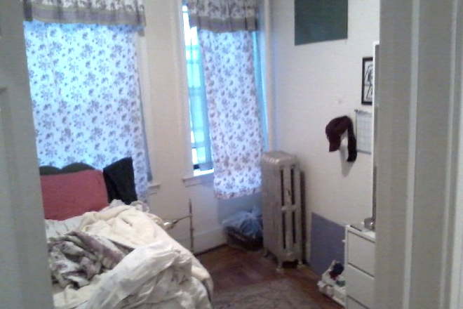 Visit hubrealtyproperties.com - Huge front 2 bedroom with renovated kitchen, nearby to take walks on the reservoir Condo