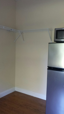 Corner of room - Studio apartment close to campus