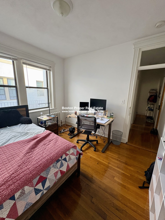 a - Hit a high note in this TOP FLOOR Studio!  NO BROKER FEE Condo