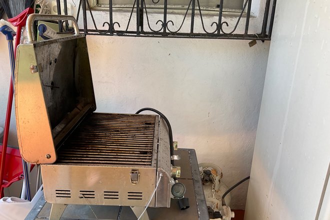 We have a barbecue which is user friendly.  It needs to be clean after each use. - Quiet rental