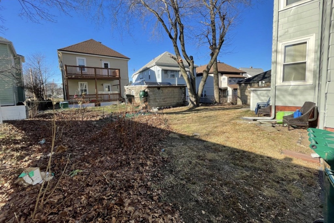 - - BEAUTIFUL 3 BED 1 BATH - NEAR TUFTS Apartments