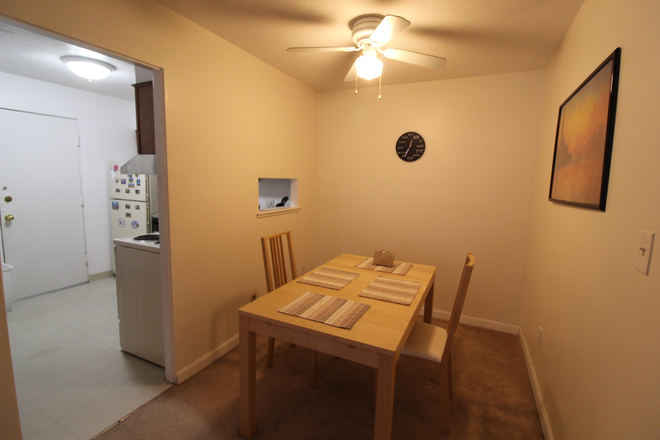 3 - Well maintained apartment between Harvard & Central