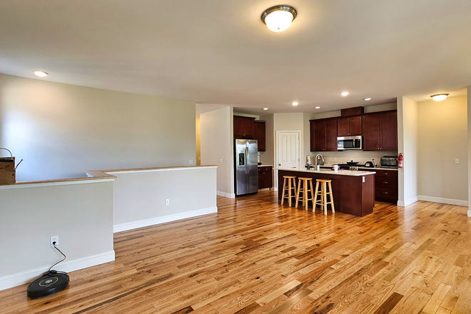 Kitchen - Recent construction 3 br house at Hillside O'Brien Farm