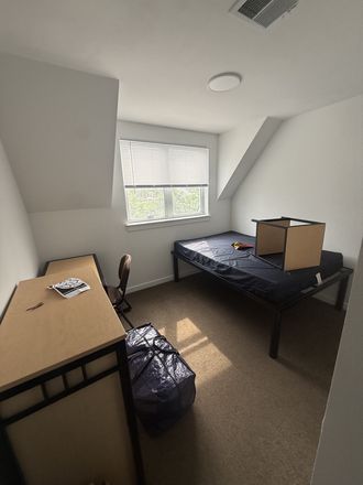 Room - South Campus Commons 2, 4BR 2B (Male) Apartments