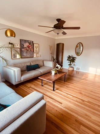 Living room - Charming 1 bedroom in South Park Hill House