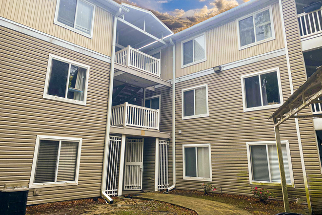 Outside - 4000 Southwest 23rd Street Unit #3-302 Room C