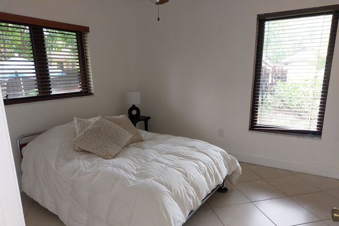 Bedroom - 1 Room in a Beautiful Home. Female preferred