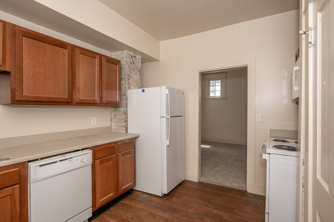 Kitchen - 2714 Euclid House