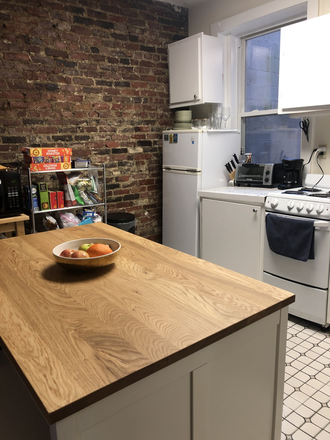 living - 2 BED IN BEACON HILL! HEAT AND HOT WATER INCLUDED!! 9/1/24!! Apartments