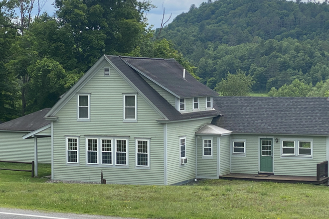 Photo - Sunny and Spacious ground floor Triplex