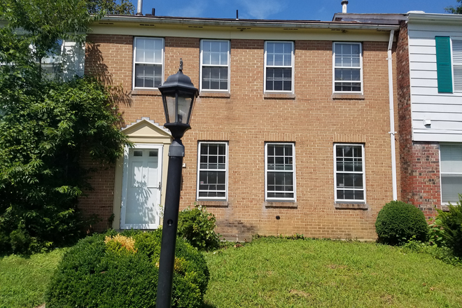Front of house - Large, clean, modern townhouse 