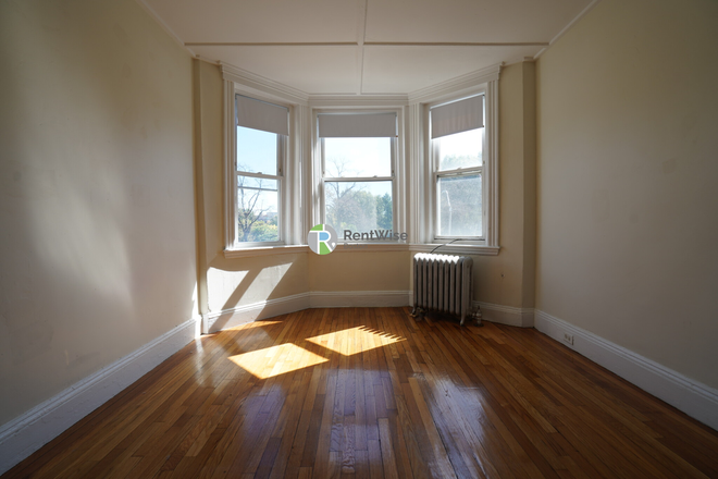 1 - Renovated Fenway Studio – Heat/Hot Water Included, Cat OK, No Fee! Apartments