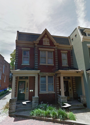 Outside Street View - 1011 Park Avenue