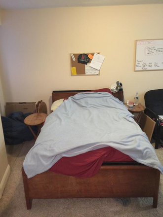 Hub Realty - Huntington Avenue, newly renovated studio, basement level, on T Apartments