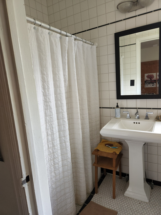 Bathroom - Housemate wanted