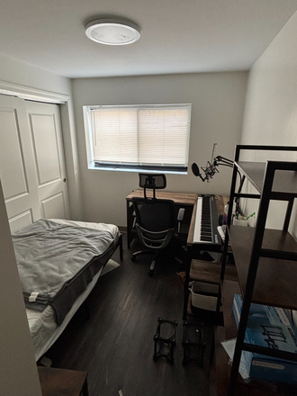 Bedroom - 2 Bedroom Apartment In Mission Hill