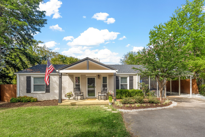 Front View - 3 bed,2 bath/large Outdoor space/Single family home/Close to Greenhill