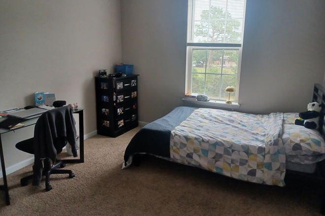 Bedroom - Spring Semester Sublet at Lighthouse, close to campus