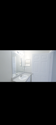 bathroom - Stoneridge Apartments