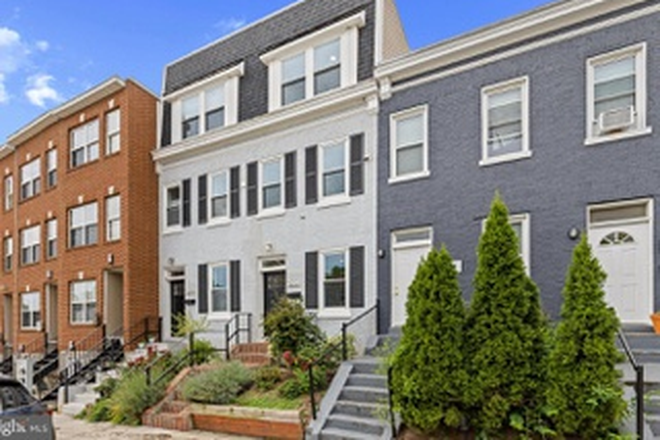 Photo - 522 Hobart Place, NW Townhome