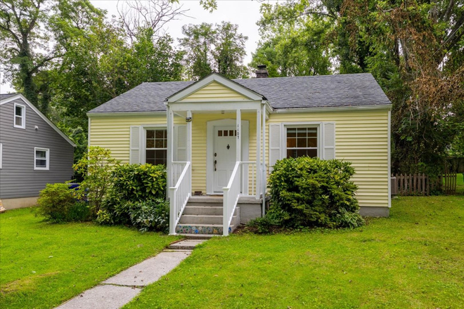 Photo - Cozy Home with Porch and Yard