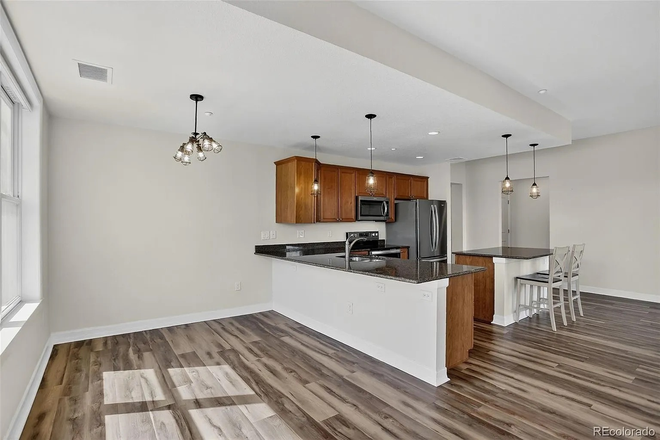 Kitchen / Main area - University Condo for Rent