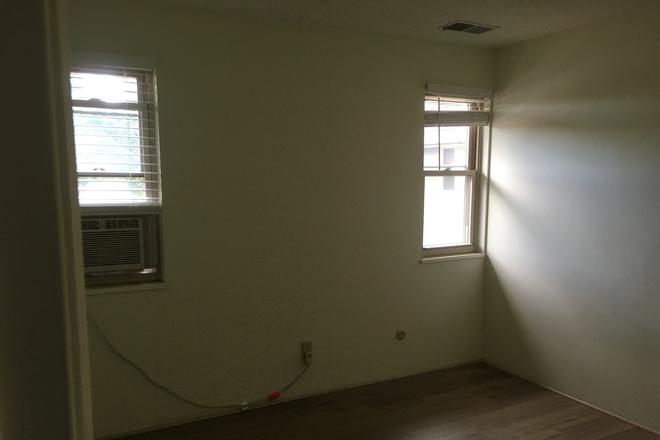 Bedroom - Roommate wanted in Remington Post Condos, Glenwood Grove/North Iris neighborhood