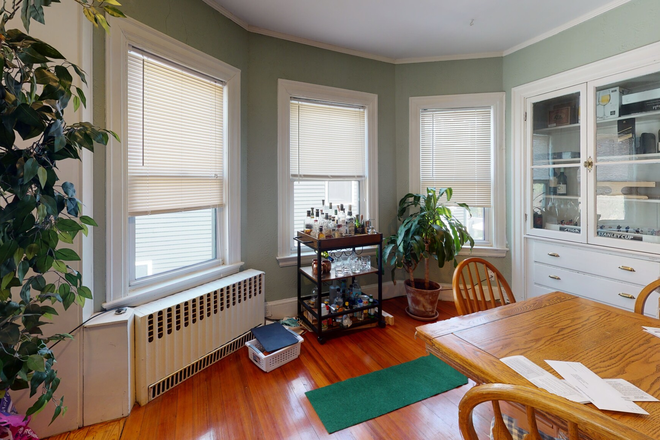 Dining Room - 5 Bed 2 Bath Grad Housing!! Apartments