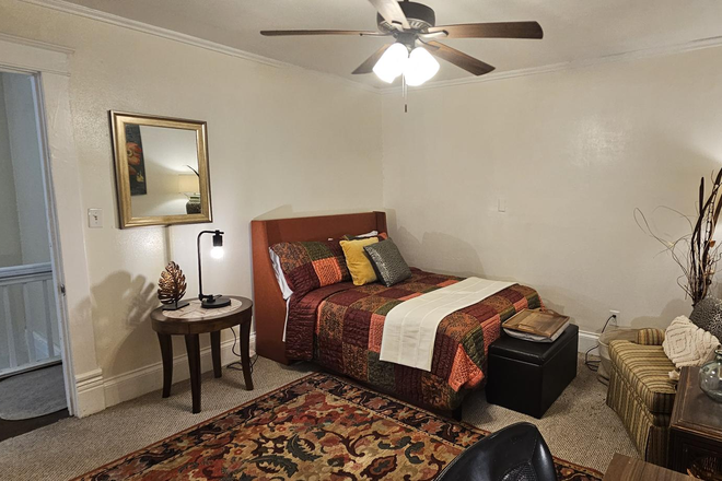 Upstairs Suite 202 - Furnished Suites 4Bedrm/1Bath Shared Home, Close to ODU & EVMS, Driveway or Street Parking