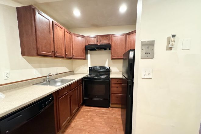 Kitchen - 3 Bedroom Apartment Duplex on Ruggles St