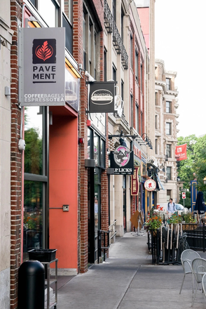 1109 Boylston St., #20 - NO BROKER'S FEE!! Renovated 2-bed split(3bedrooms with NO living room) Apartments