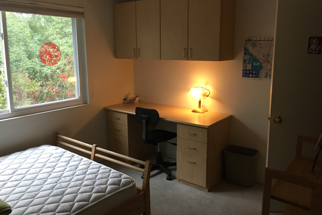  - Christina’s Homestay with other students; safe neighborhood near UCSD