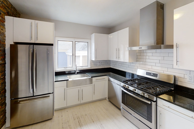 Call NOW for showings! 617-236-8600 - PARTRIDGE AVE - *NO FEE* LRG RENOVATED 3BR/1BA NEAR TUFTS FOR *9/1/2026* W/ IN UNIT LNDRY, 2 DECKS! Apartments