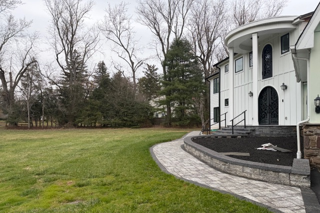 Outside - Furnished Room w/private bath for female-Mercer Rd-Princeton House