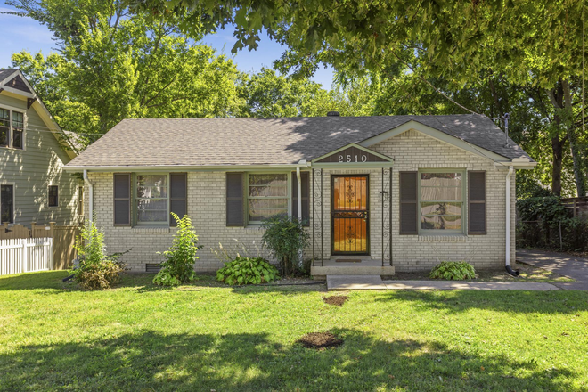 Front view - 8th Ave South Area