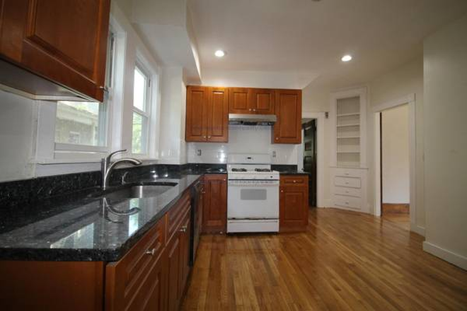 Call NOW for showings! 617-236-8600 - MANSFIELD ST - HUGE LOWER ALLSTON 7BR HOUSE FOR *9/1/2026* W/ 2 BATH, LNDRY, PRKNG, BSMNT, YARD, EIK