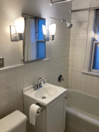  - 2 Bedroom Apartment, 5 blocks from UST