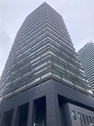 125 Peter St - Just Listed!