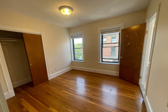 bedroom - Charming Brookline 3 bed with AC and parking - NO FEE! Apartments