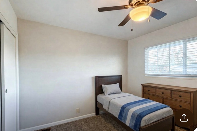 bedroom - North Merced Near Inshape City Room for Rent Close to Bus Stop House
