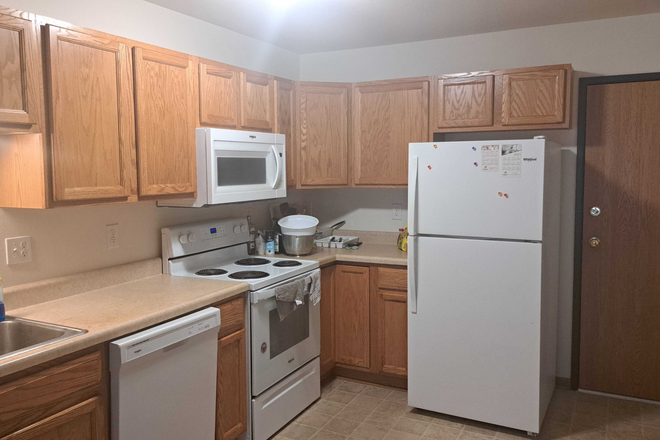 Kitchen - Somerset Apartments