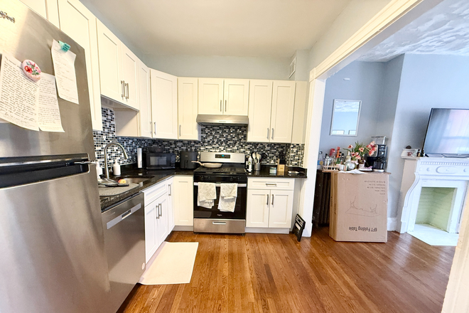 Kitchen - 3 Bed on Symphony Road | Heat HW Included | Walk to Northeastern Apartments
