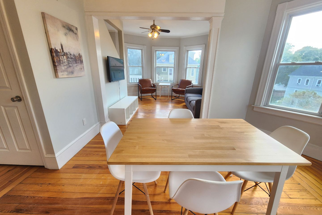Dining Room - Co-Living - Sunny Room on Top Floor - All Utilities & Wifi Included! Apartments